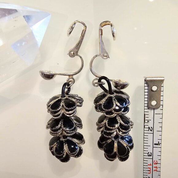 Vintage Black and Silver Flower Drop Clip-on Earrings - Picture 4 of 5